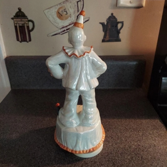 Aldon Lusterware Fine Porcelain Musical Clown Rare! EUC Vintage LIKE NEW DISPLAY - Picture 3 of 7